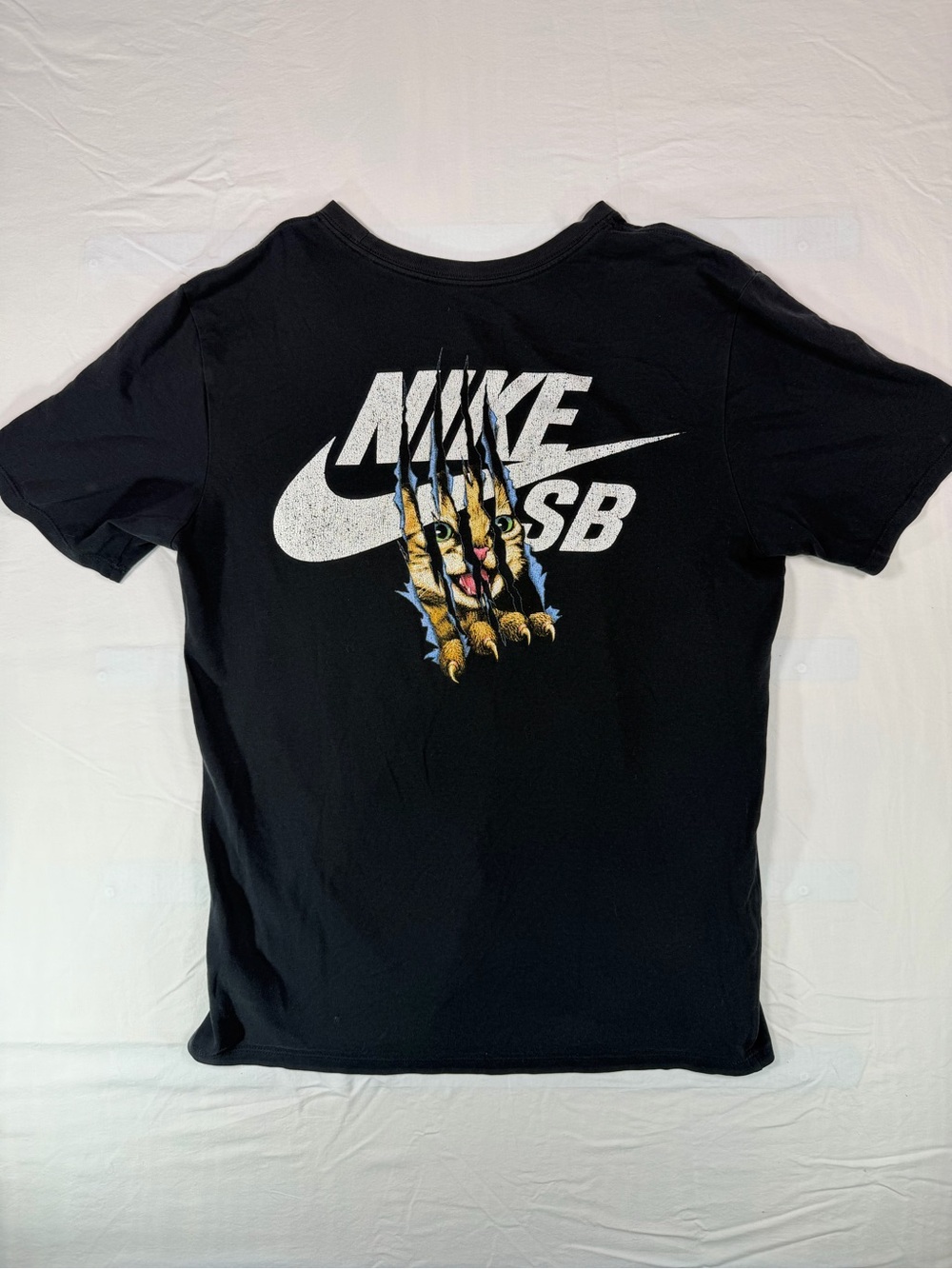 Nike SB Ripping Cat Graphic T-Shirt Men’s Medium Black Dri-FIT Skate Tee